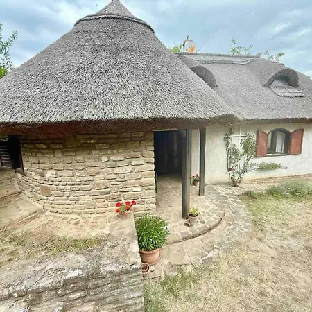 Szaletli 度假居 *